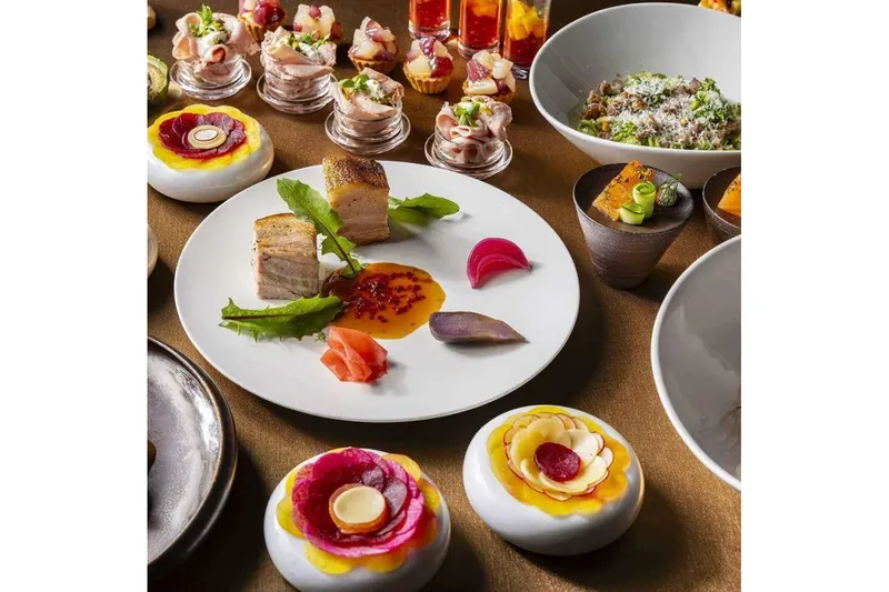 前菜＆クリスマススイーツビュッフェ＋選べるメイン料理【ストリングスホテル東京インターコンチネンタル】_3