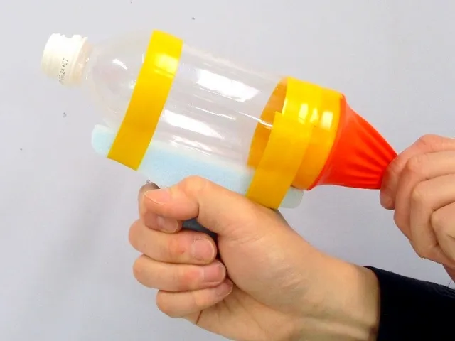 かんたん！わくわく工作「ペットボトル空気砲を作ろう」