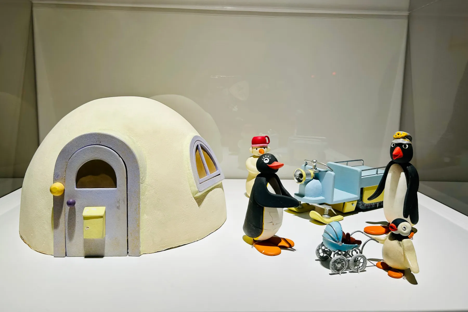 ＜可愛いだけじゃない！？ピングー展＞本展で見られるピングーのクレイ人形（2026年撮影：レッツエンジョイ東京編集部）