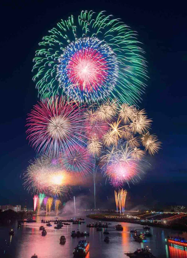 荒川の花火大会 7月8月22 レッツエンジョイ東京