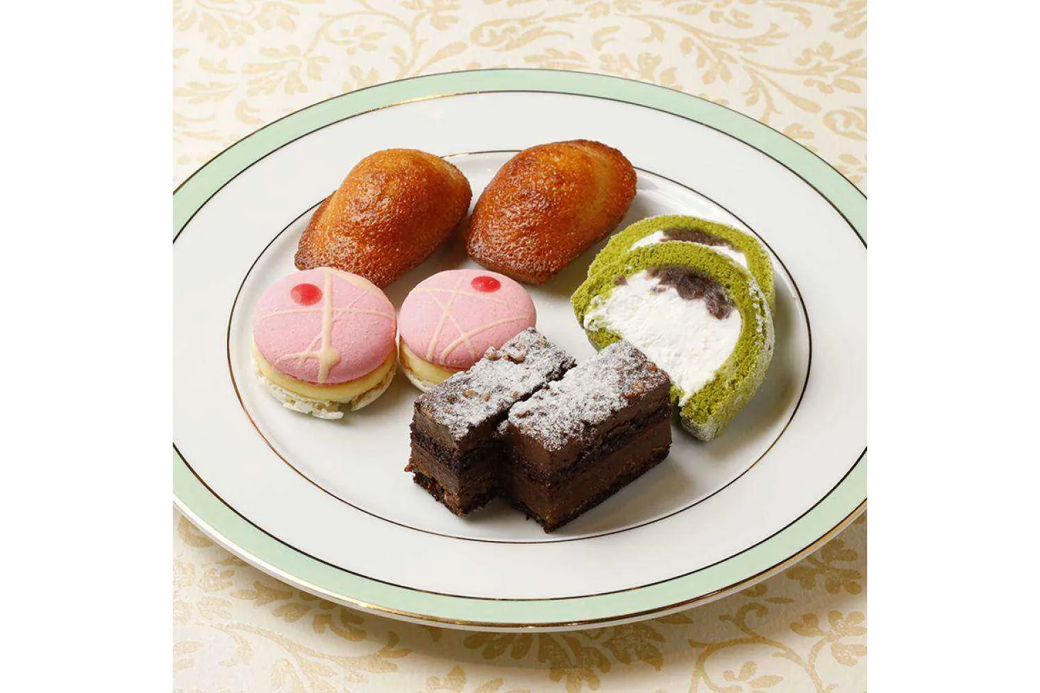 【俺のアフタヌーンティー】イチゴと世界三大珍味【俺のフレンチ グランメゾン 大手町】_3