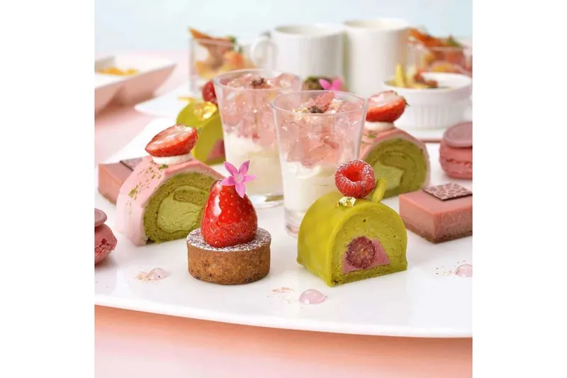 【ストロベリーアフタヌーンティー】春色の苺スイーツ【丸ノ内ホテル】_2