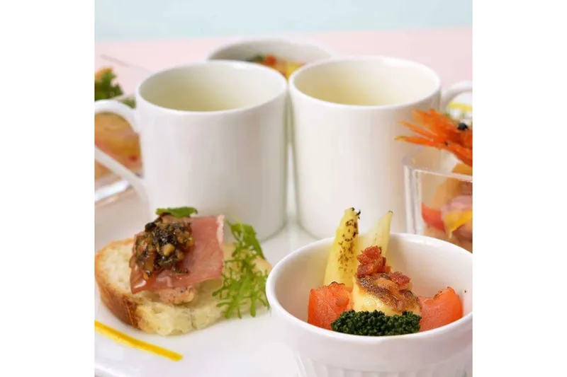【ストロベリーアフタヌーンティー】春色の苺スイーツ【丸ノ内ホテル】_3