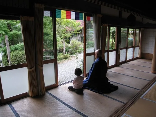 禅寺で修行体験（坐禅・法話・写経・精進料理・修行体験）（8月）