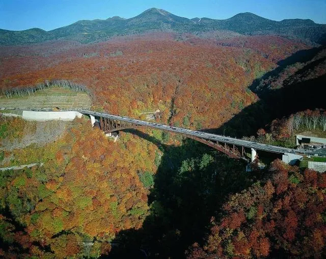 紅葉・見ごろ】城ヶ倉大橋