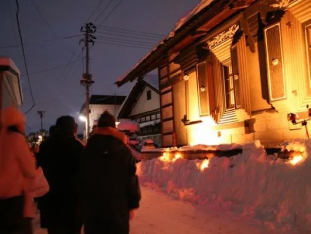 一夜限りの幻想的な農家蔵ライトアップ