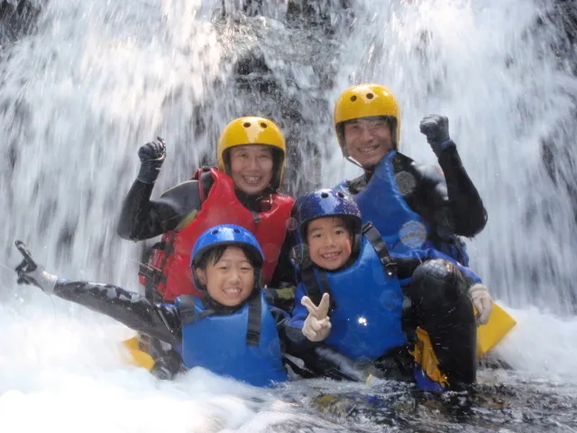 碓氷軽井沢「キャニオニング(渓谷探検)」川遊びアドベンチャー！アウトドア 自然体験