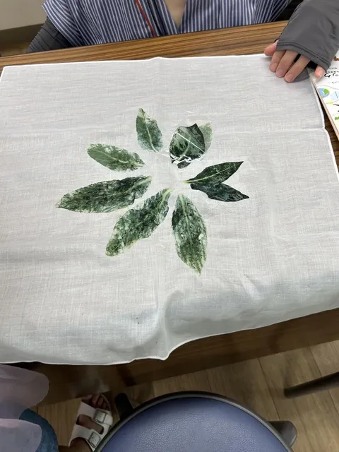 木の葉の叩き染め体験