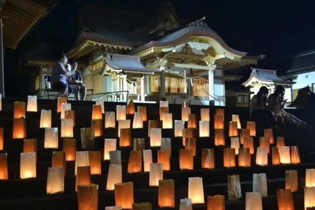伊佐智佐神社六月灯