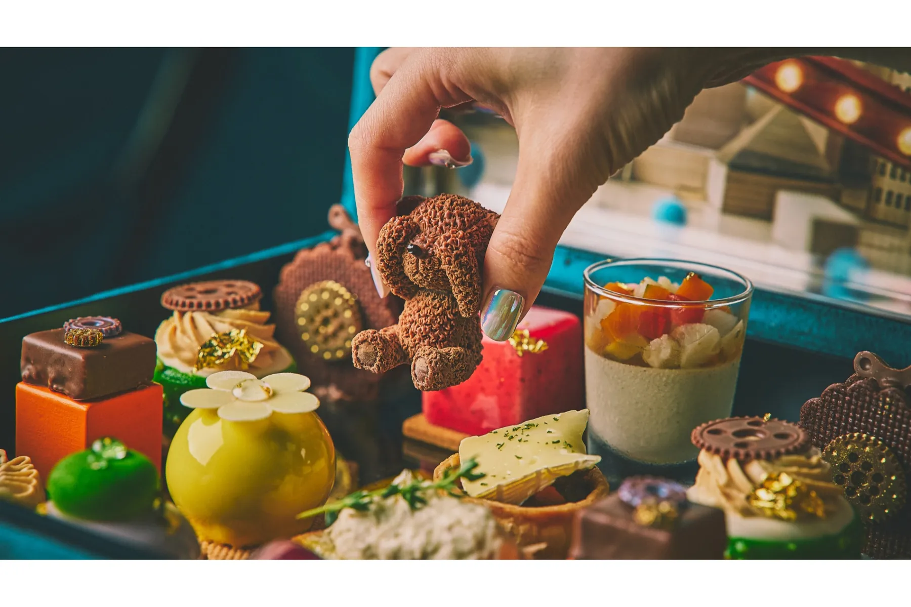 トランク型”TOY”アフタヌーンティー 