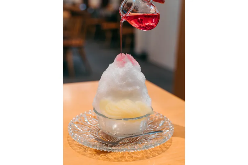 クラカフェ　かき氷白桃　たっぷりのシロップを添えて