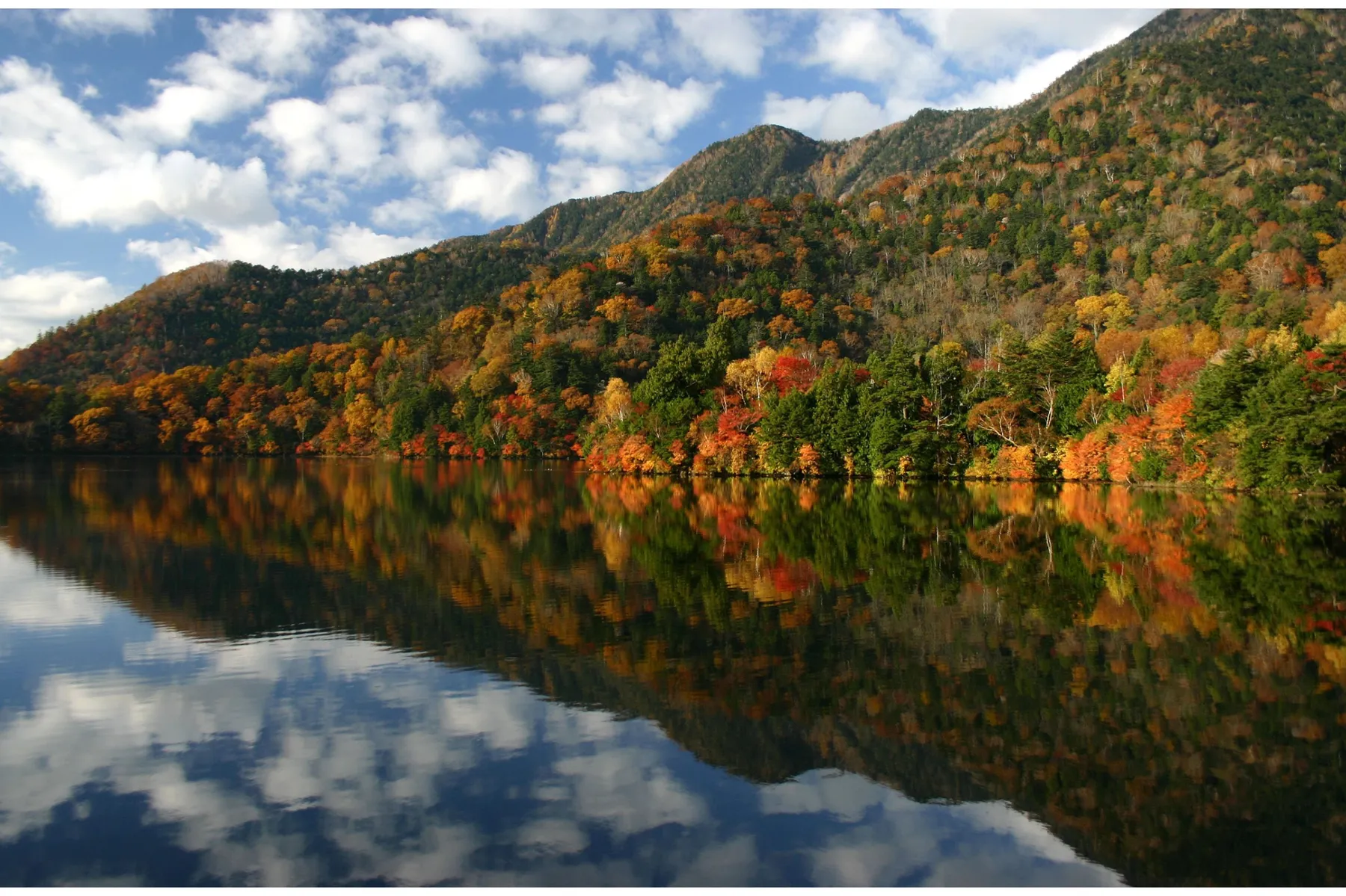 湯ノ湖の紅葉情報_1