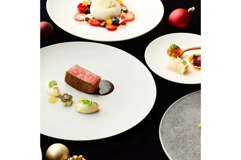 【Xmas 2025 ディナー】クリスマス限定5品コースディナー【ザ・ペニンシュラ東京】_1