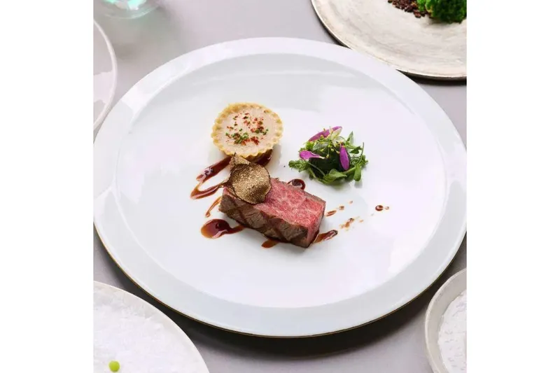 【Xmas 2025 ディナー】クリスマス限定5品コースディナー【ザ・ペニンシュラ東京】_3