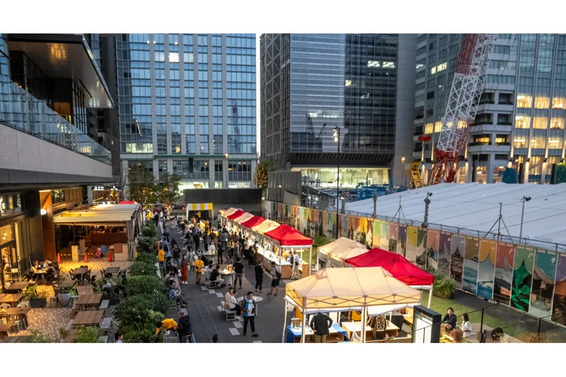 画像右上は東京駅日本橋口改札入口（画像左は常盤橋タワー）