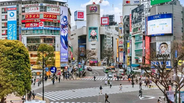 渋谷デザイン発見ツアー～街中のデザインをプロと観察してみよう！～