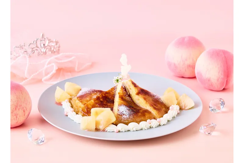 ローブ・ド・マリエ フレッシュピーチのミルフィーユパンケーキ 2,700円（税込）