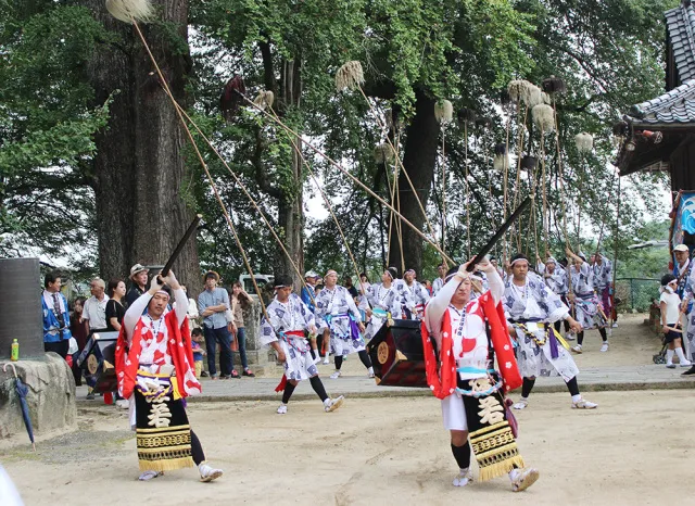 綾部八幡神社  奉納行列浮立