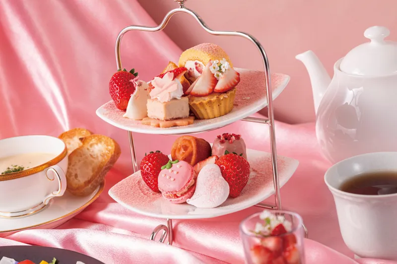 いちごや桜が香るミニスイーツ