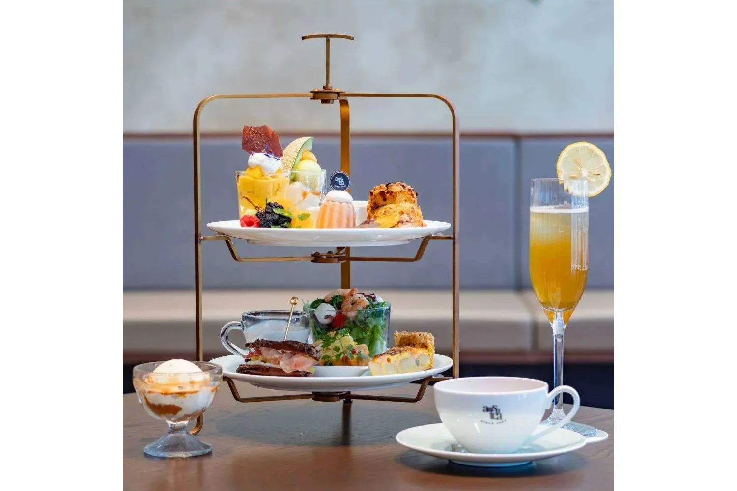 【アーリー・サマーアフタヌーン】苺＆メロン＆チョコなど【amsu tea house TOKYO】_1