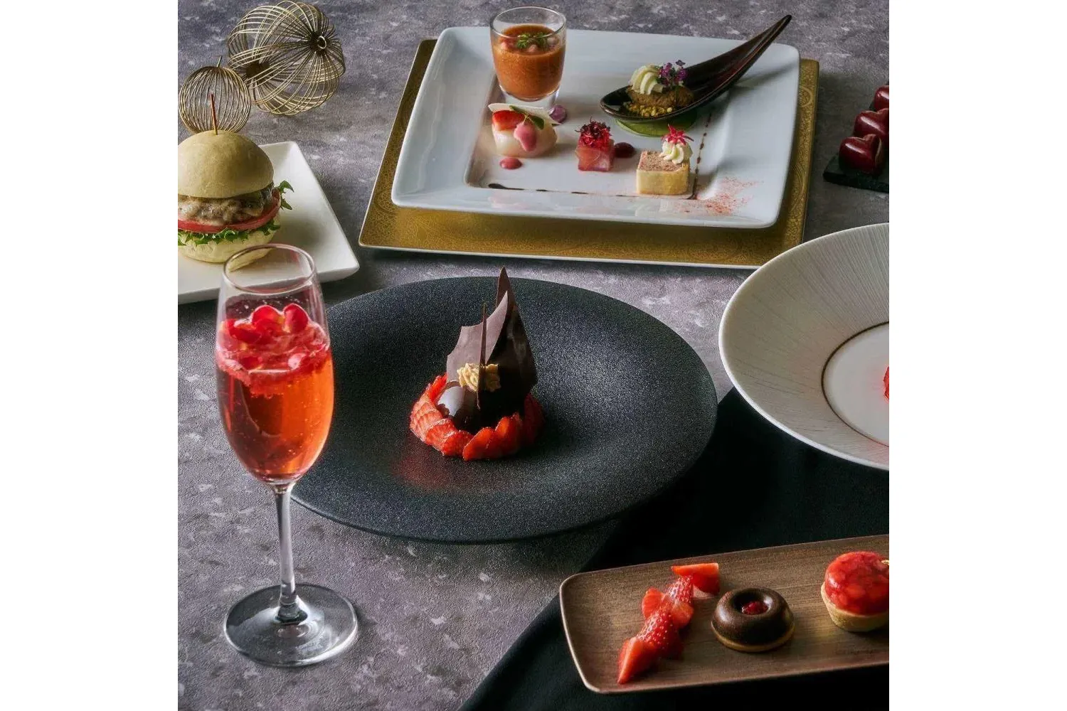 苺とチョコレートのアフタヌーンティースイーツコース_1