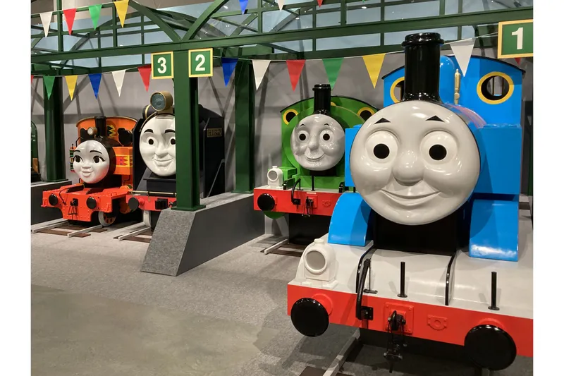 ナップフォード駅：トーマスに乗って記念写真を撮ろう!