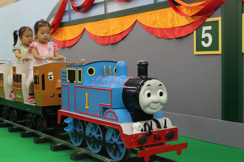 レッツゴートーマス：トーマスがひく客車に乗って ソドー島をたびしよう! ※アトラクションチケットの購入が必要になります。