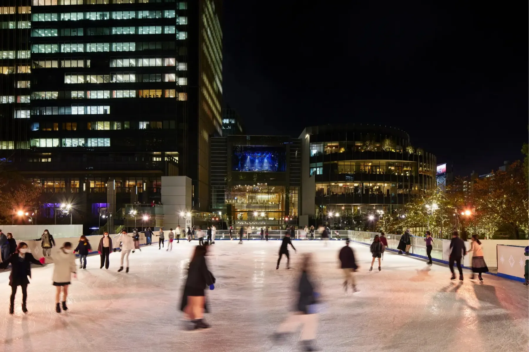 Yunth MIDTOWN ICE RINK_1