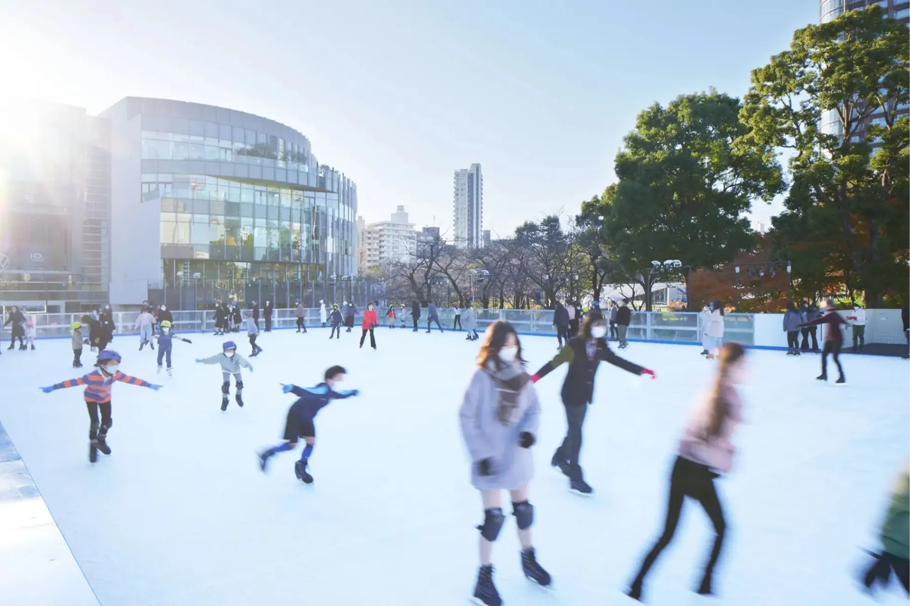 Yunth MIDTOWN ICE RINK_2