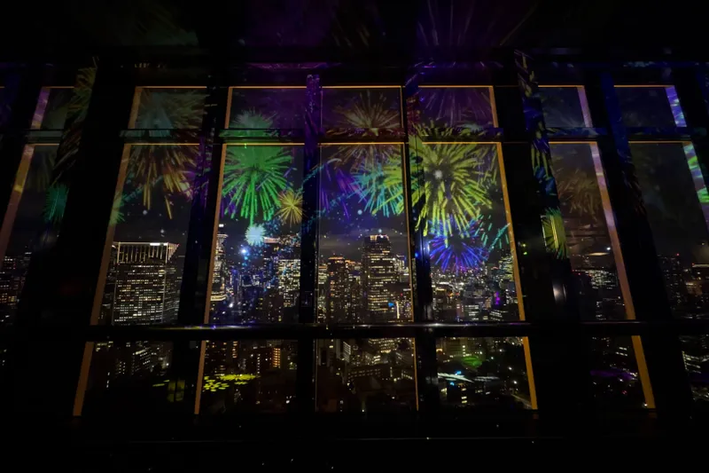 ＜TOKYO TOWER CITY LIGHT FANTASIA ～Summer landscape 2026～＞プロジェクションマッピング（2026年撮影：レッツエンジョイ東京編集部）