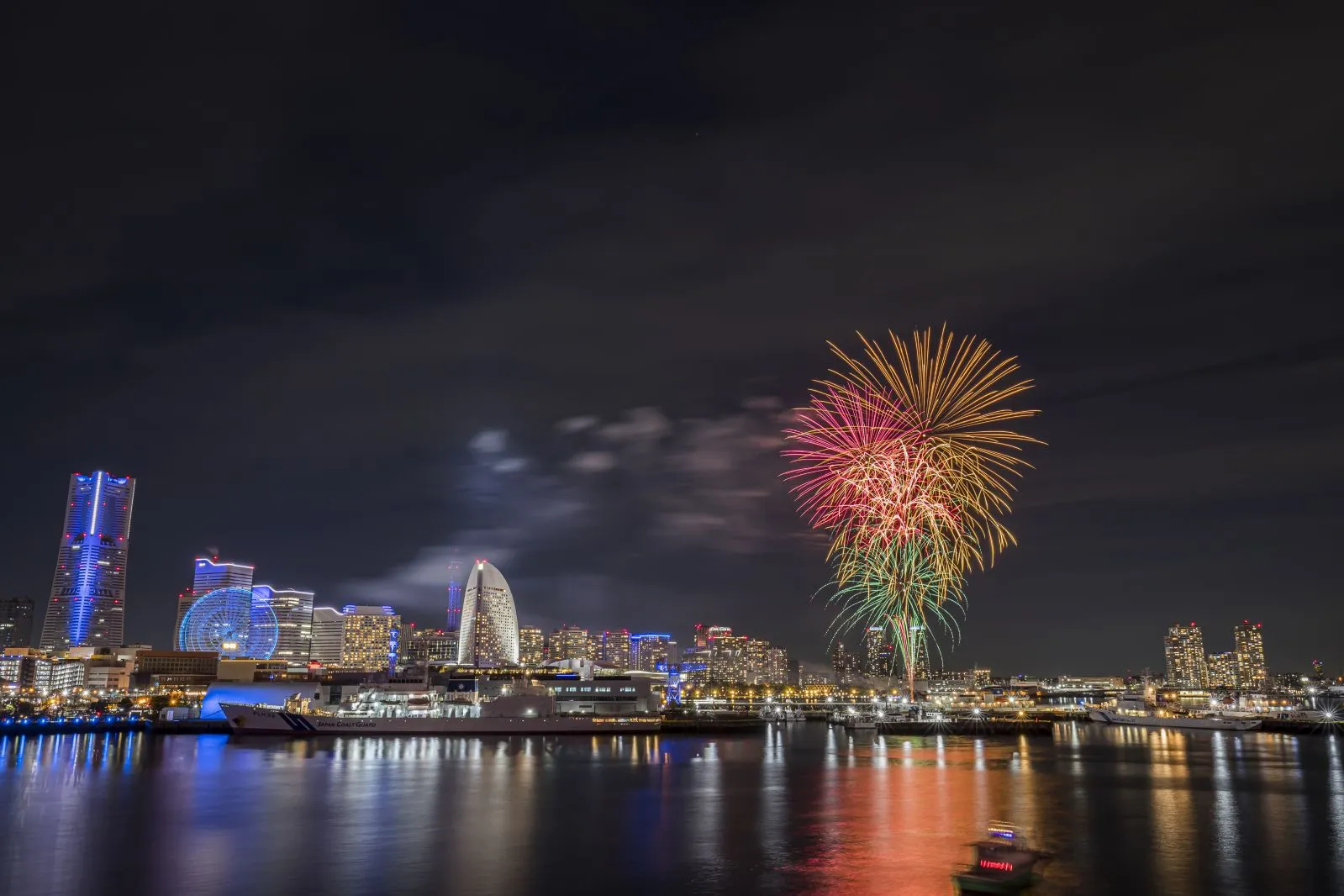 YOKOHAMA NIGHT FLOWERS ✕ GREEN✕EXPO2027（花火）
