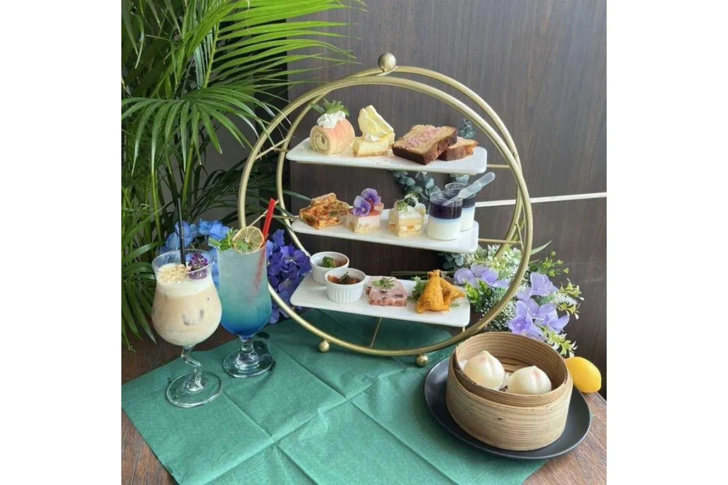 【桃のアフタヌーンティー】白桃のムースや桃まんじゅう等全11品【アジアンダイニング SEANA 銀座店】_1