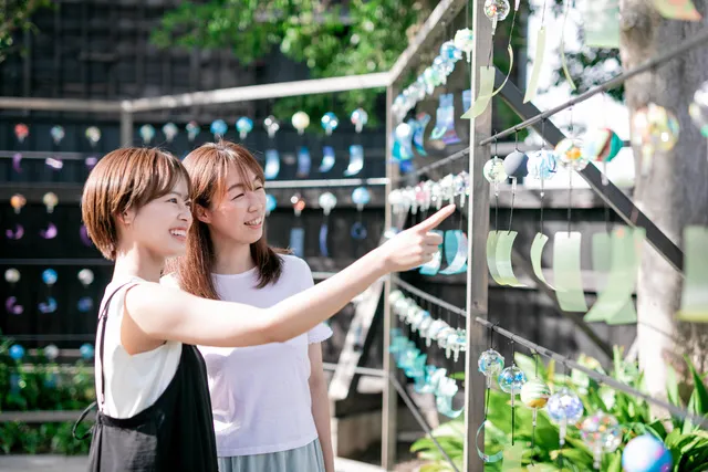 夏の運河を彩る！半六庭園の風鈴飾り_1