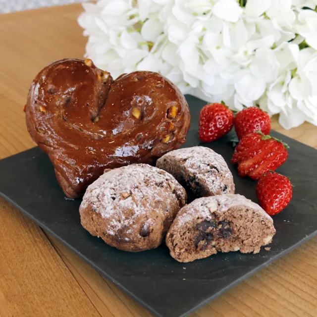 オレンジを練りこんだチョコレートパンとグルテンフリーの米粉で作るチョコレートスコーンのパン教室