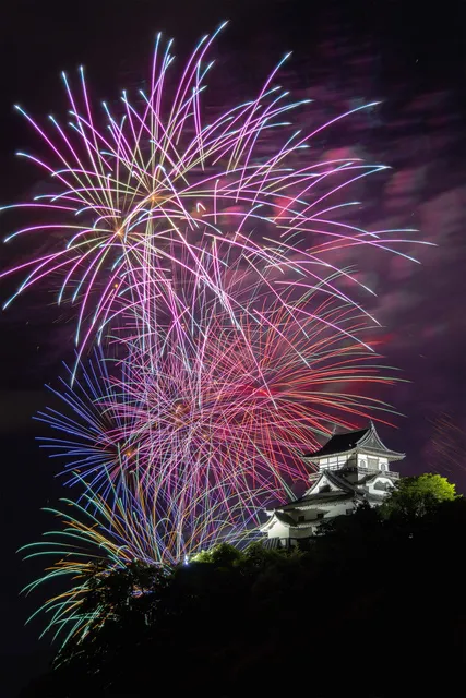 日本ライン夏まつりロングラン花火