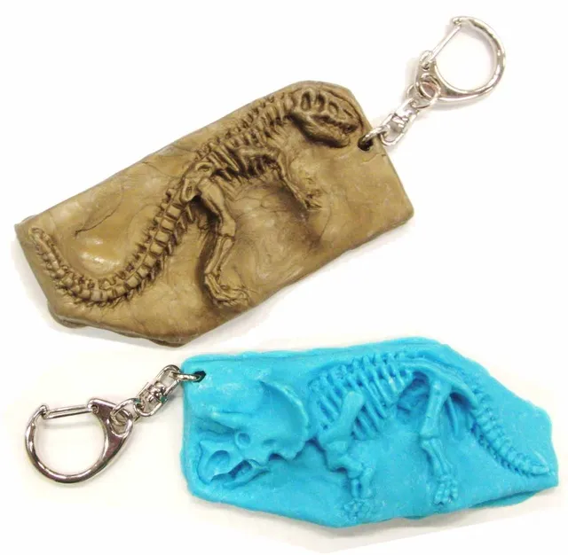 科学実験工房ワークショップ　恐竜キーホルダー