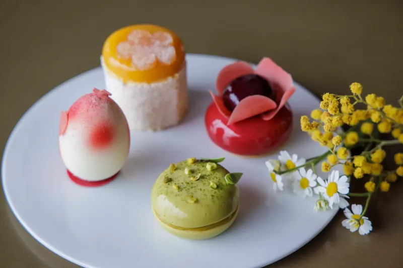 スイーツ５種 ：カラフルな春のお花畑をイメージして