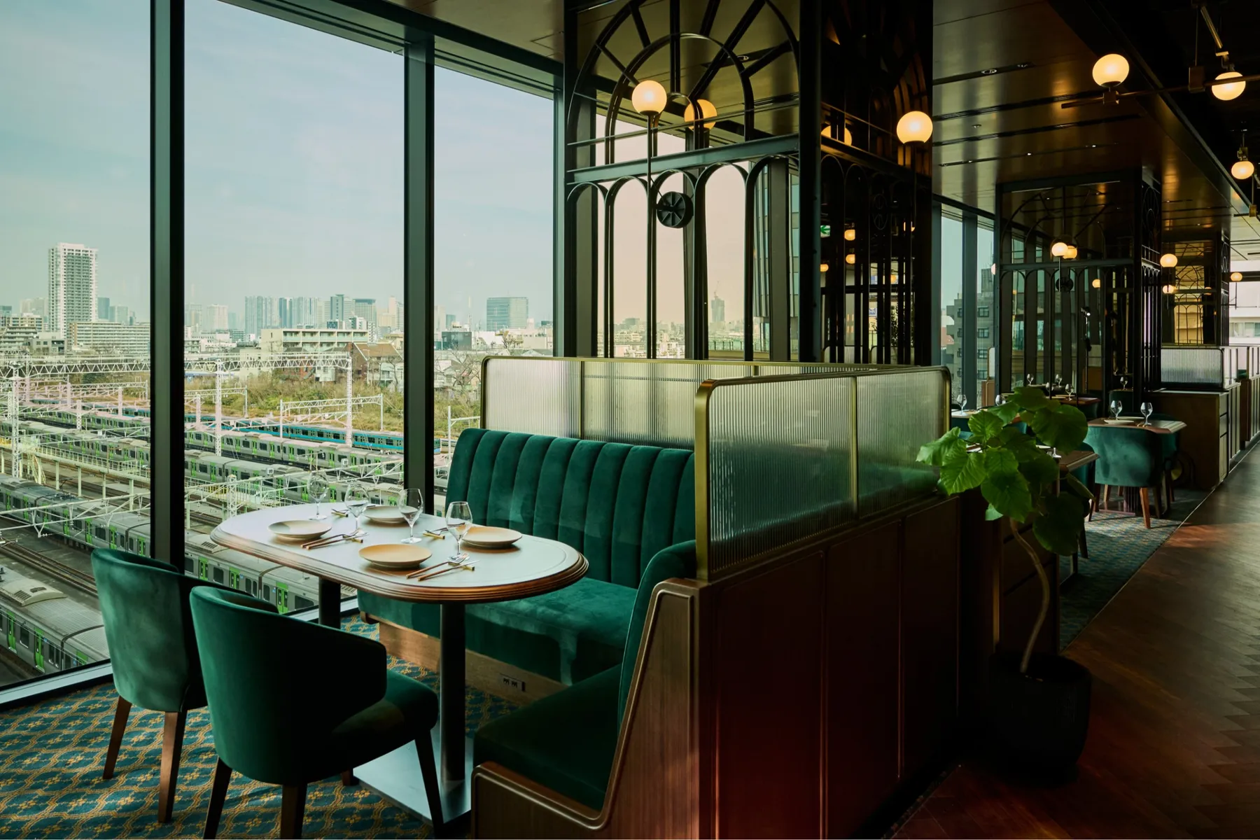 【桃×シャインマスカット】のアフタヌーンティー【The TAILOR YARD MAIN DINING】_4