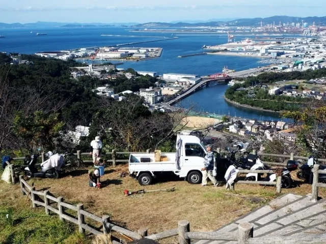 高津子山を桜の山に（3月）