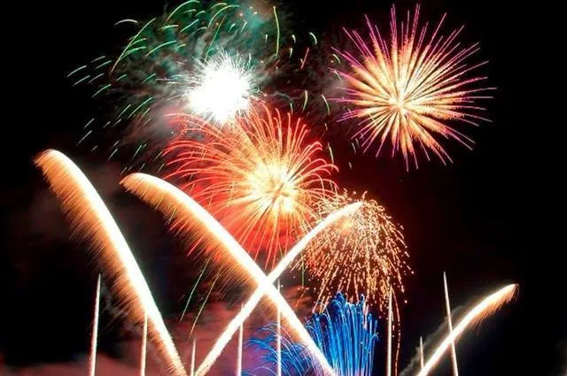 ルスツリゾート　GWスペシャル花火大会