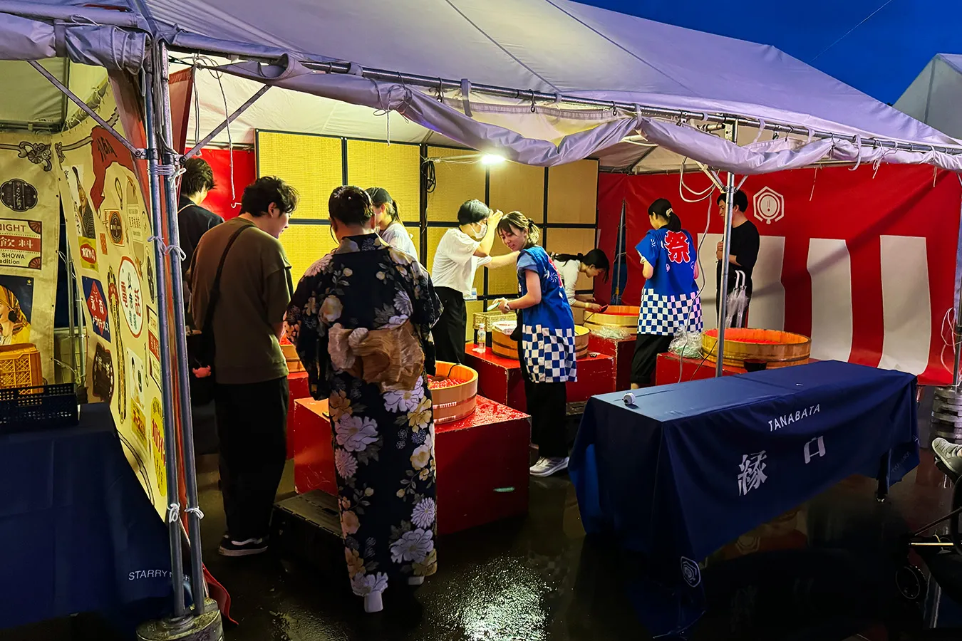 ＜七夕スカイランタン祭り＞縁日ゲームの様子（2026年撮影：レッツエンジョイ東京編集部）