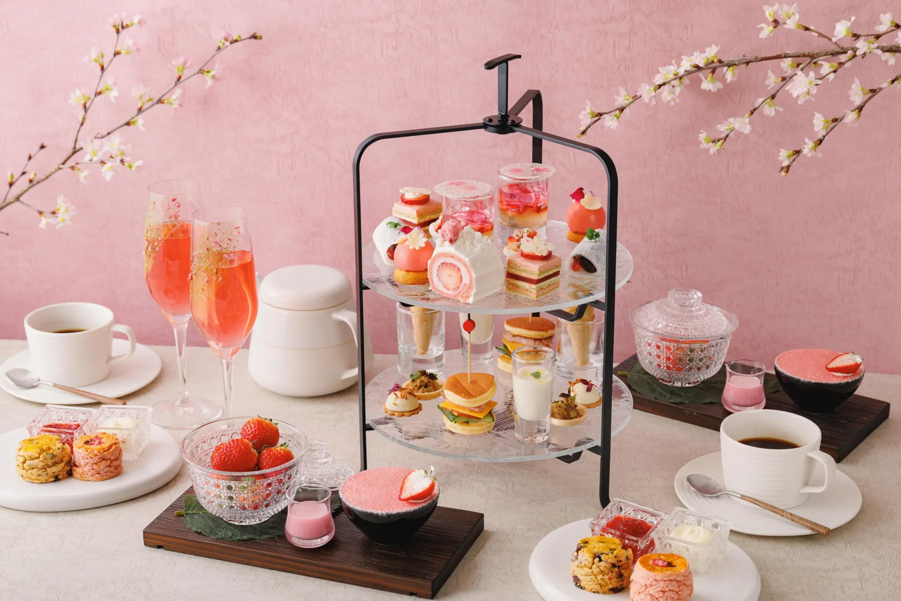 桜いちごのアフタヌーンティー【ザ・キタノホテル東京】_2