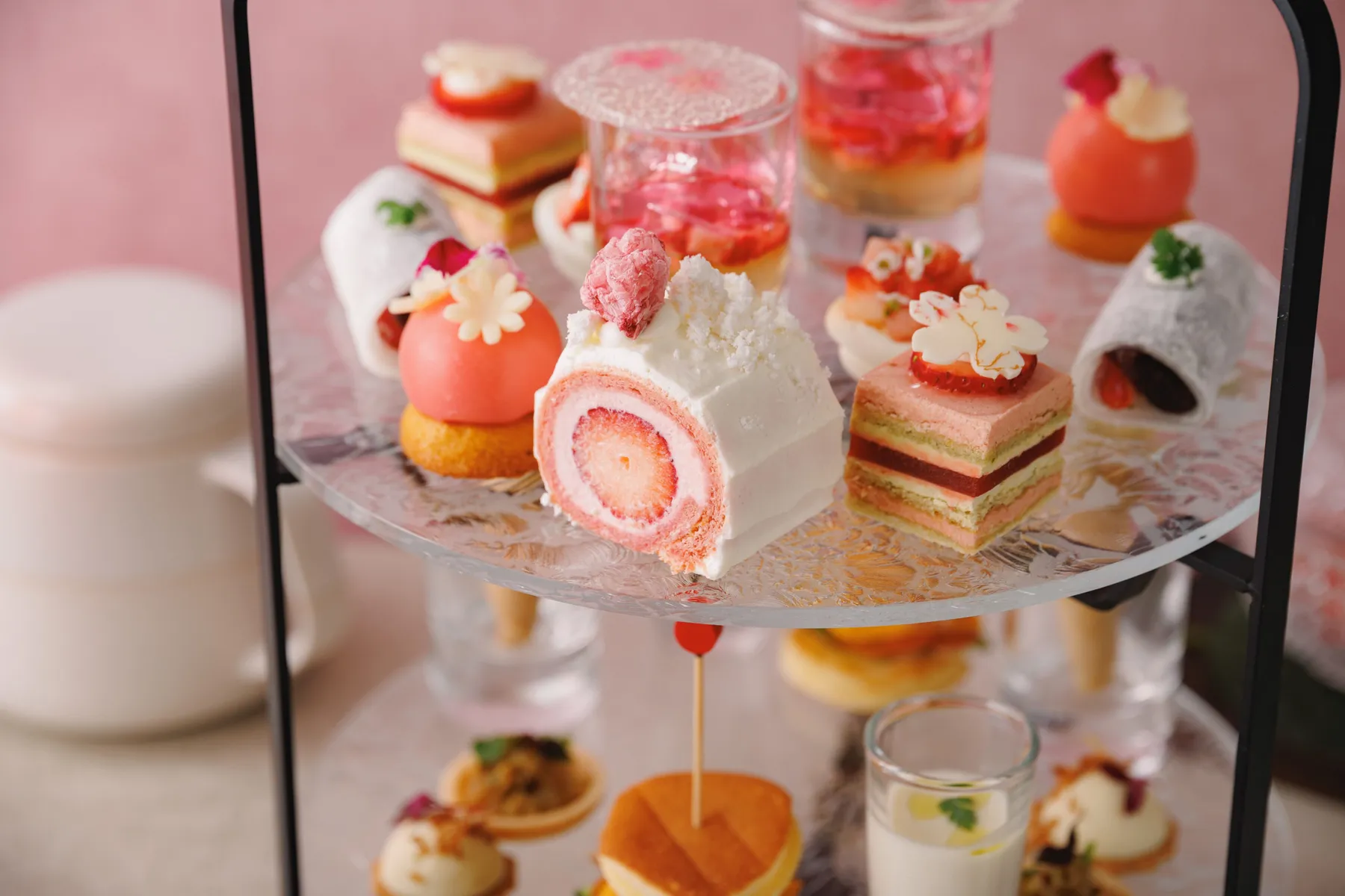 桜いちごのアフタヌーンティー【ザ・キタノホテル東京】_3