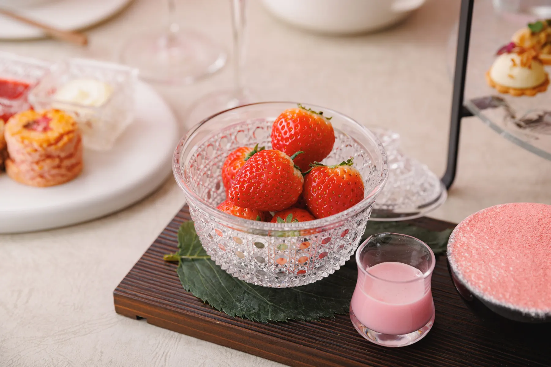 桜いちごのアフタヌーンティー【ザ・キタノホテル東京】_4
