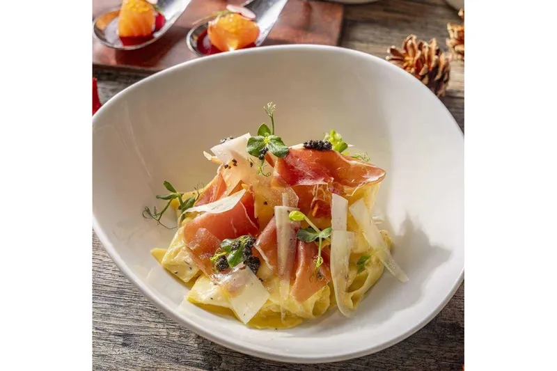 【前菜＆スイーツビュッフェ】お好みで選べるメイン料理など【ストリングスホテル東京インターコンチネンタル】_3
