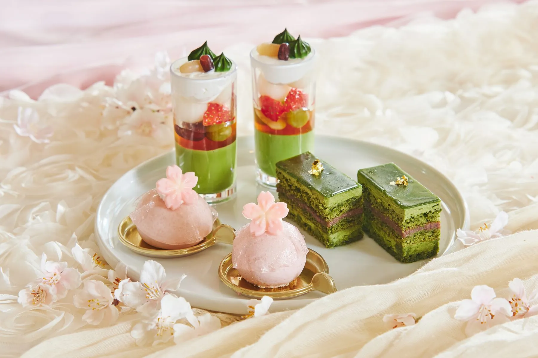 抹茶と桜のアフタヌーンティー with 祇園辻利【リストランテマンジャーレ 伊勢山】【大宮璃宮 カフェ＆レストラン 四季庭】_2