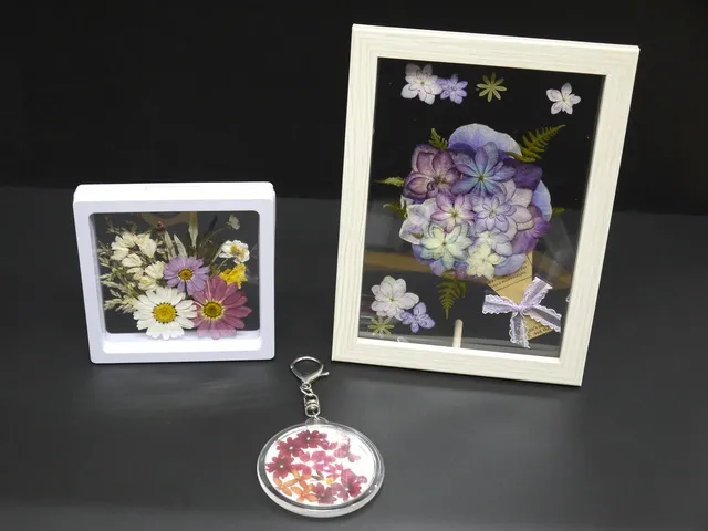 淡路島の自然が育んだ可愛いお花で押し花アート