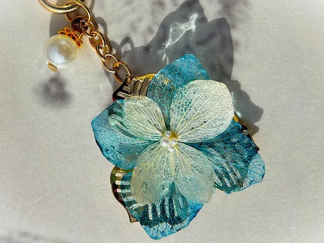 科学実験工房プチワークショップ　冬のレジンフラワー