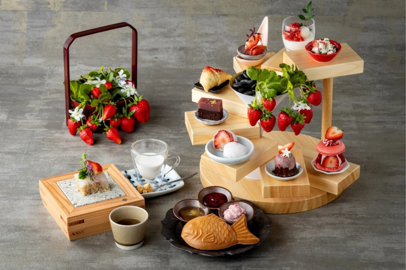 和の苺アフタヌーンティー【創作料理 FANCL 令和本膳】_1