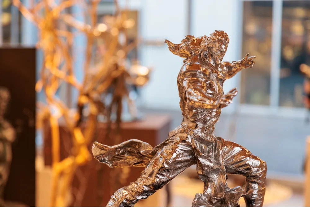 25周年記念 マグロ彫刻 真鍮 北斗…永遠にⅠ』Mooze彫刻アート展示販売会